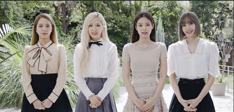 فتيات BLACKPINK يغنين لأول مرة في حفل "MTV"