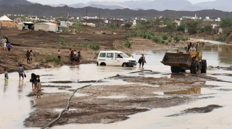 الأمطار والسيول تضيفان معاناة جديدة لليمنيين