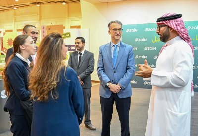 السفير الأمريكي يزور مدينة شباب 2030.. وهذا ما أعرب عنه