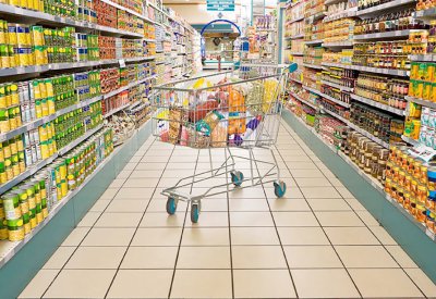 أسعار العرض على الرفوف في “السوبرماركت”.. بين مؤيد ومعارض