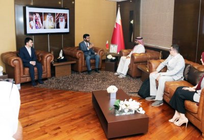 دعم رواد الأعمال الشباب وتشجيعهم على الابتكار وتأسيس المشاريع