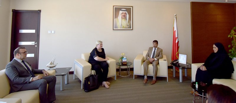 تبادل الخبرات والتجارب بشأن قانون العدالة الإصلاحية للأطفال مع مؤسسة البريطانية