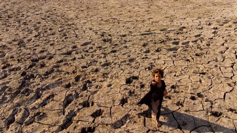 بالصور: العراق.. أنهار تبخرت ومدينة قديمة طفت