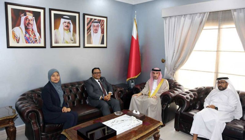 محافظ العاصمة يستقبل السفير الماليزي