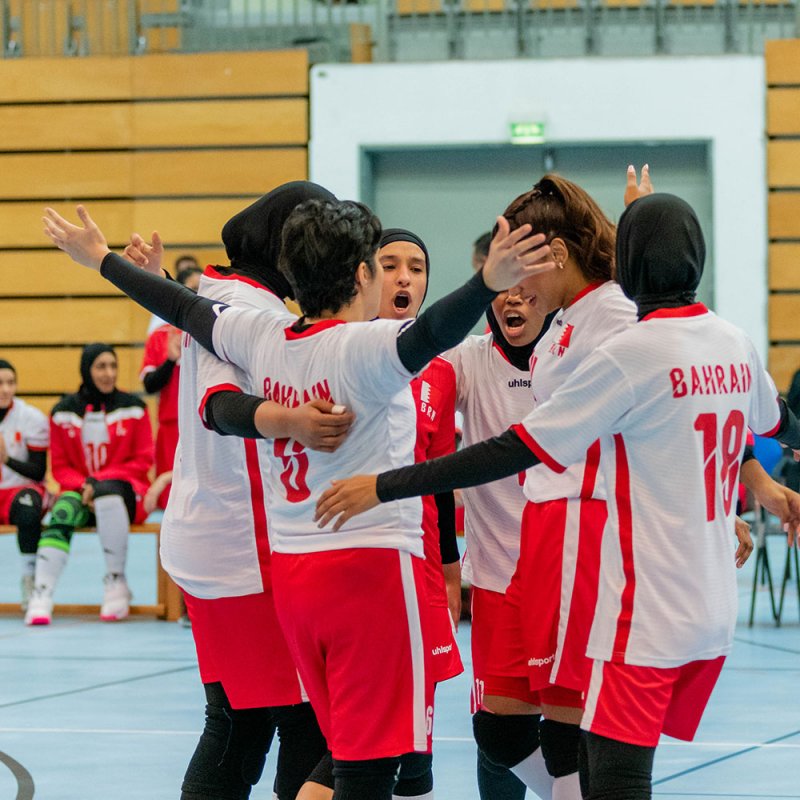 سيدات البحرين يتأهلن لنهائي كأس فاطمة بنت مبارك