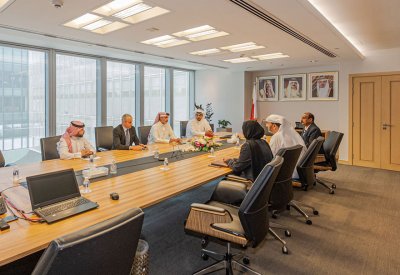 الرئيس التنفيذي لحلبة البحرين يقوم بزيارة للأمين العام لمجلس المناقصات 