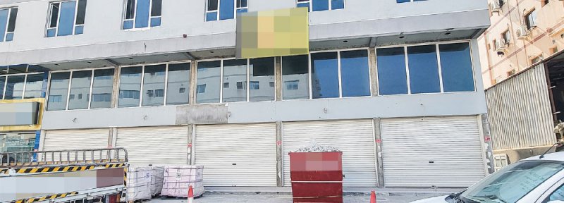 “البلاد” ترصد عشرات المحلات المغلقة والخاوية