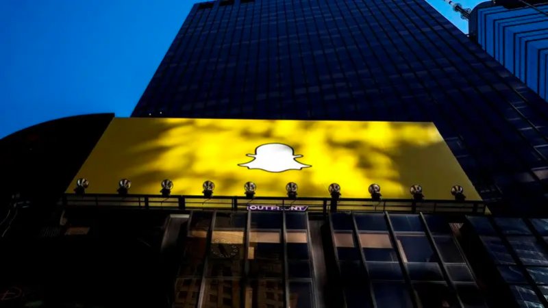 تبدأ اليوم.. شركة "تواصل اجتماعي" تقرر تسريح 20% من موظفيها