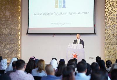 الرئيس التنفيذي للبوليتكنك يطلع الموظفين على الخطة التنفيذية للعام الأكاديمي الجديد