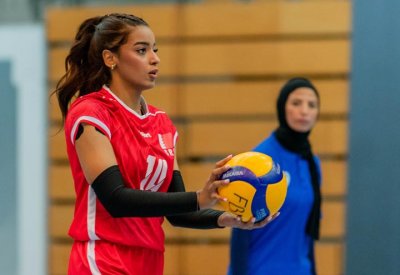 بالصور: فتيات البحرين يخطفن الأنظار في أبوظبي