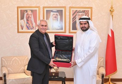 عيسى بن علي يشيد بجهود الاتحاد الدولي لرفع الأثقال في تطوير اللعبة