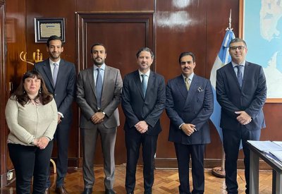 سفير البحرين لدى الأرجنتين يجتمع مع نائب وزير الدفاع للشؤون الدفاعية الدولية