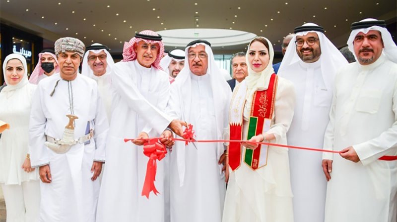 افتتاح المعرض البحريني العماني للعطور بنسخته الأولى..وتدشين جمعية الصداقة البحرينية العمانية