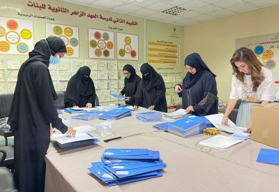 بالصور: المدارس تجري استعداداتها لإقامة اليوم التعريفي لأولياء الأمور