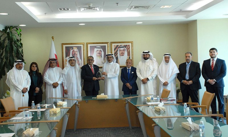 وزير التنمية الاجتماعية يشيد بجهود ومبادرات جمعية المحامين البحرينية