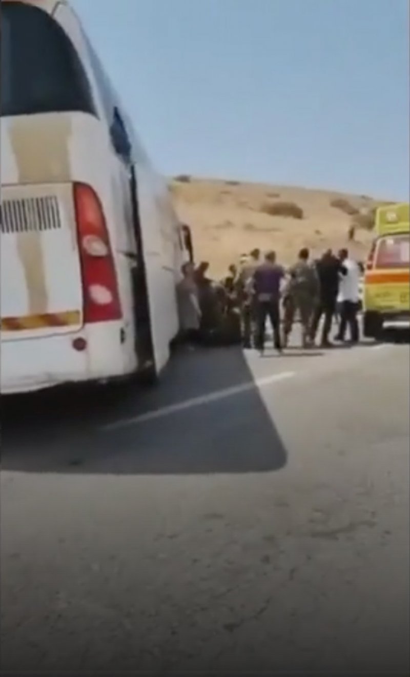 جرح 5 في إطلاق نار على حافلة إسرائيلية بغور الأردن