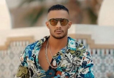 على أنغام أم كلثوم وهو يدخن.. محمد رمضان يعلن عن جديده