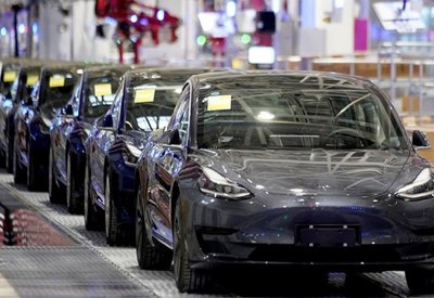 تسلا إلى مستوى قياسي بالمبيعات والإنتاج بالصين في أغسطس