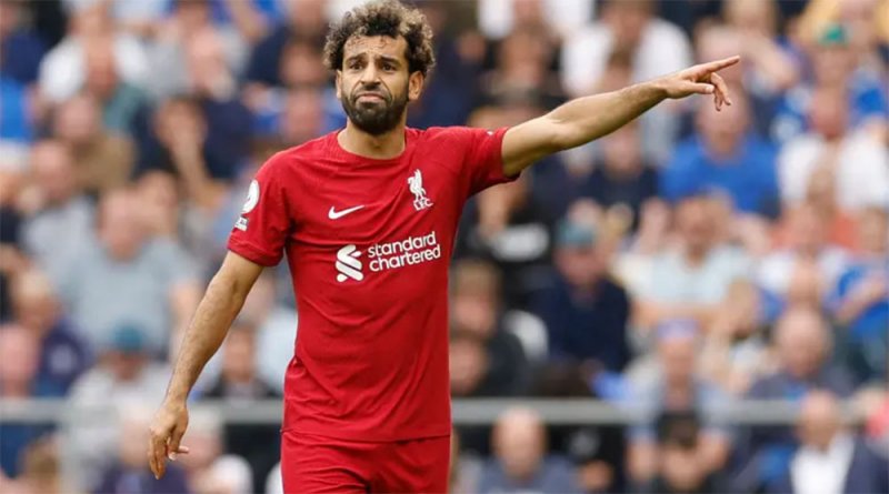 أسطورة إنجلترا يهاجم محمد صلاح