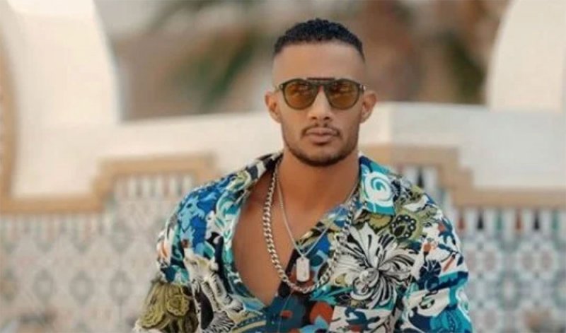 على أنغام أم كلثوم وهو يدخن.. محمد رمضان يعلن عن جديده