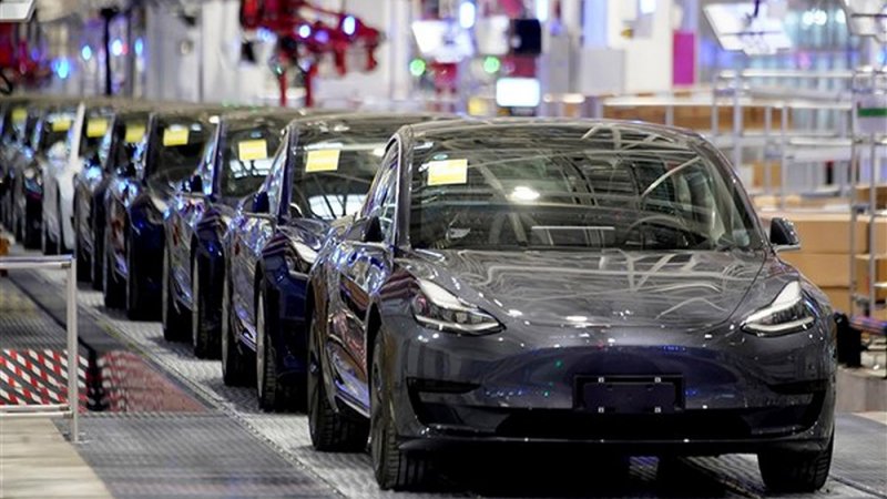 تسلا إلى مستوى قياسي بالمبيعات والإنتاج بالصين في أغسطس