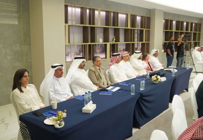 انطلاق ندوات برنامج "حاضنة التأثير الاقتصادي" بمقر "بيت التجار" وسط وسط حضورٍ لافت من المترشحين
