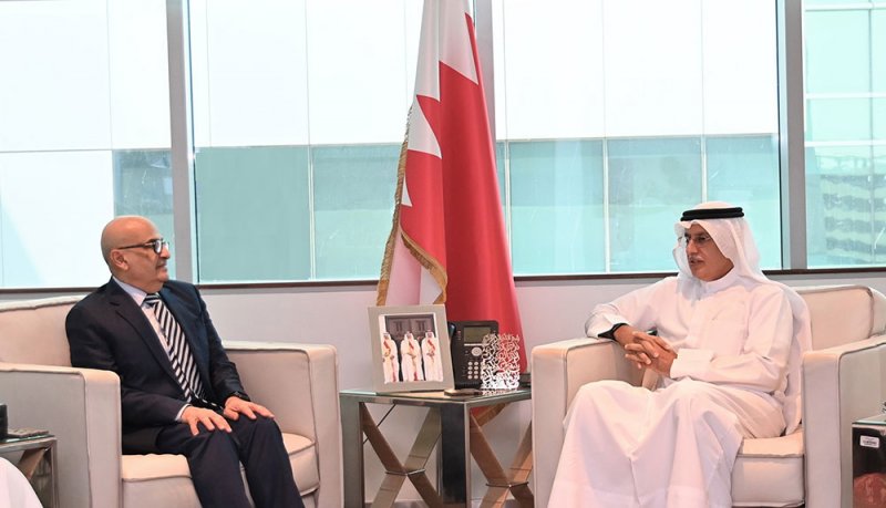 وزير الصناعة يطلع على مستجدات مشاركة البحرين في المؤتمر العالمي للابتكار والتكنولوجيا