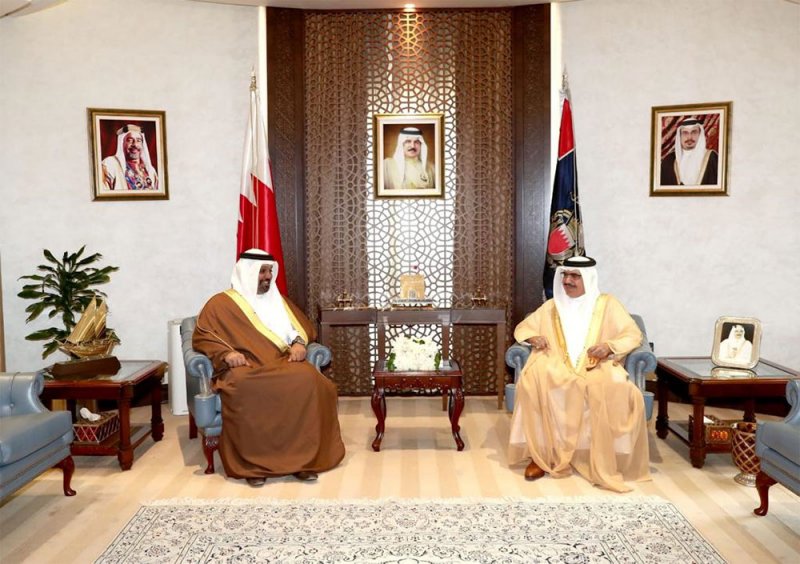 معالي وزير الداخلية يبحث مجالات التعاون والتنسيق مع معالي وزير المالية والاقتصاد الوطني