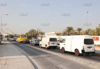 بالصور: اختناقات مرورية حادة باليوم الدراسي الأول