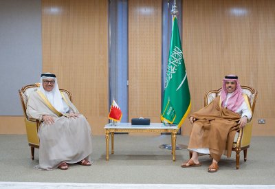 وزير الخارجية يجتمع مع وزير الخارجية في المملكة العربية السعودية الشقيقة
