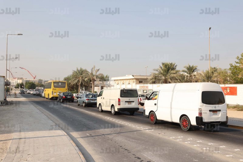 بالصور: اختناقات مرورية حادة باليوم الدراسي الأول