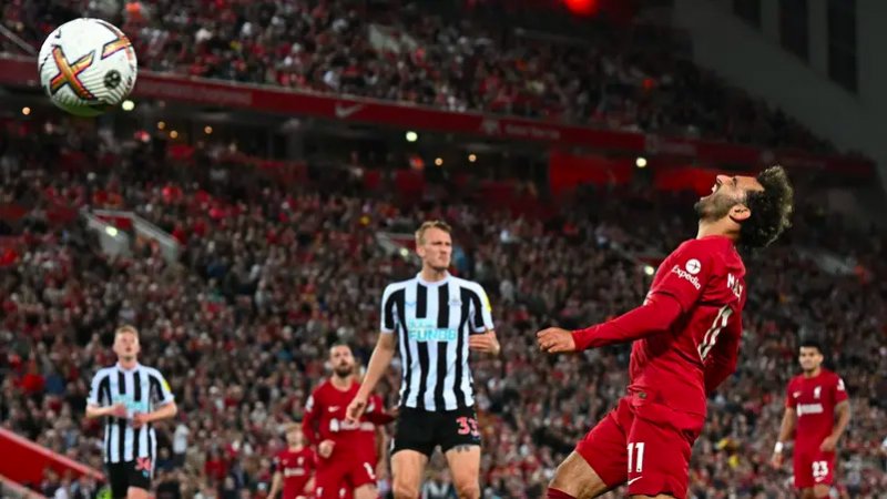 لاعب ليفربول: صلاح "خائف".. وأخشى عليه من مصير أوزيل