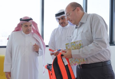 “نسيج” تساهم في توفير المستلزمات المدرسية لـ 100 طالب وطالبة