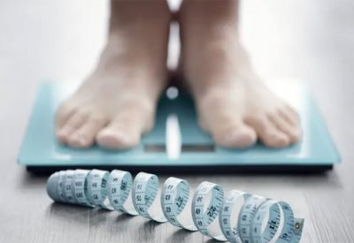 منها الإفراط بالأكل الصحي.. 5 أخطاء تمنعك من خسارة الوزن