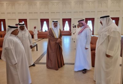 وزير التربية يقدم واجب العزاء في المربي الفاضل الأستاذ محمد بن الشيخ محمد المهزع