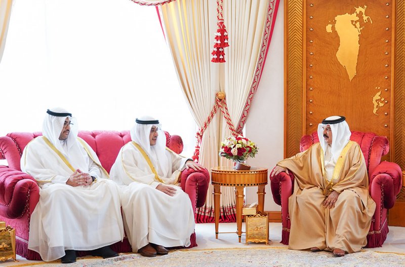 جلالة الملك المعظم يستقبل وزير الخارجية ووزير المالية وزير الدولة للشئون الاقتصادية والاستثمار بدولة الكويت