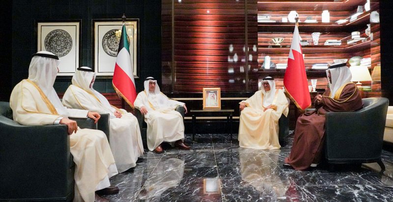 وزير الخارجية ووزير المالية يعقدان جلسة مباحثات مع وزير الخارجية ووزير المالية بدولة الكويت