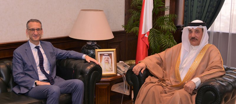 وزير العمل يلتقي السفير الأمريكي