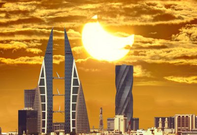 الحجري: قمر آخر شهر ربيع الأول يكسف الشمس جزئيا بنسبة 38.77%