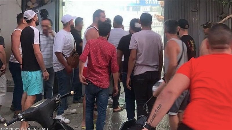 طرابلس لبنان "ثكنة أمنية" بعد مأساة متجر الهواتف