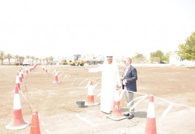 وزير التربية يتابع سير العمل في الأرض المخصصة لمواقف سيارات طلبة بوليتكنك البحرين