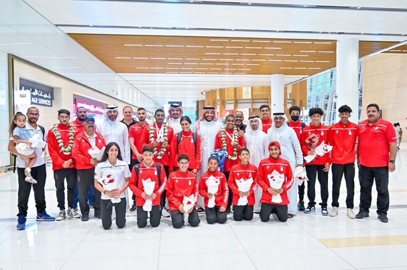 الأولمبية تنظم استقبالا رسميا لمنتخب السباحة