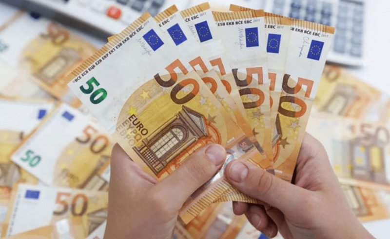 اليورو يقفز إلى أعلى مستوى له منذ أكثر من ثلاثة أسابيع مقابل الدولار