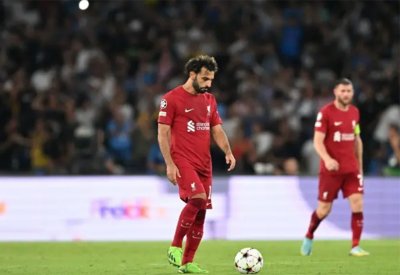 لاعب ليفربول ينصح كلوب بإبعاد صلاح.. ومنحه "راحة"