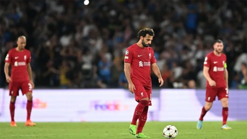 لاعب ليفربول ينصح كلوب بإبعاد صلاح.. ومنحه "راحة"