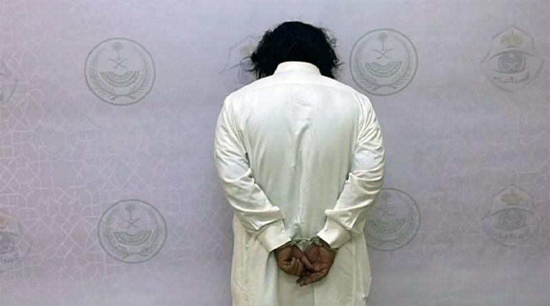 السعودية.. القبض على شخص "اعتمر" عن روح ملكة بريطانيا
