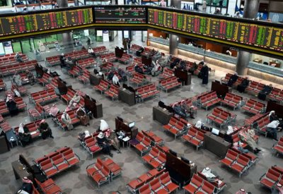 الأسهم الخليجية تتراجع بينما تتأهب الأسواق لمزيد من زيادات أسعار الفائدة