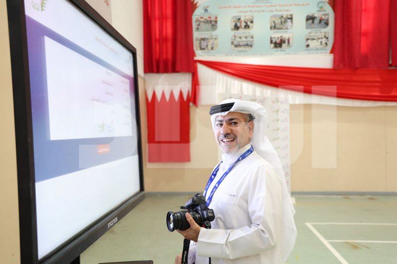لا كراسي ولا طاولات للإعلاميين في إشرافية "العاصمة"