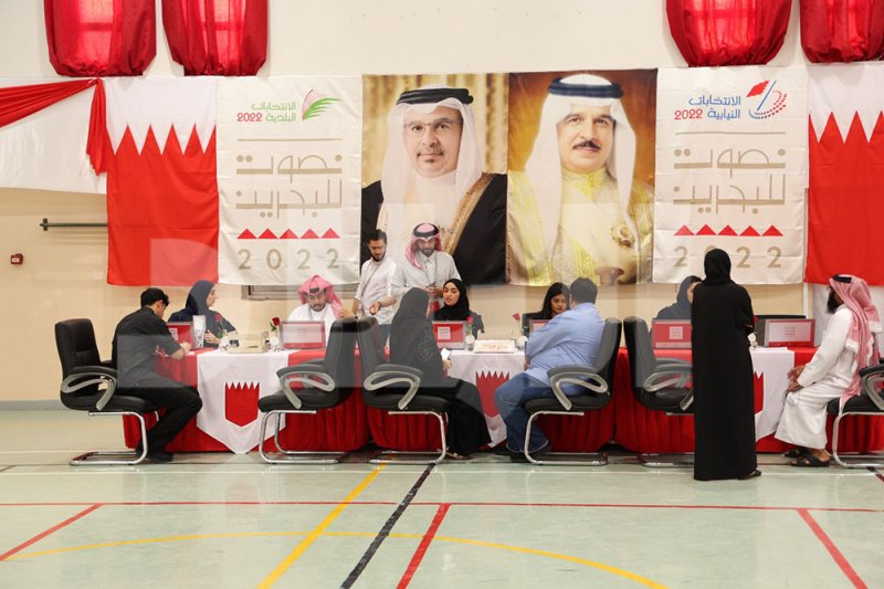 بالصور: توافد الناخبين للمركز الإشرافي بمحافظة العاصمة