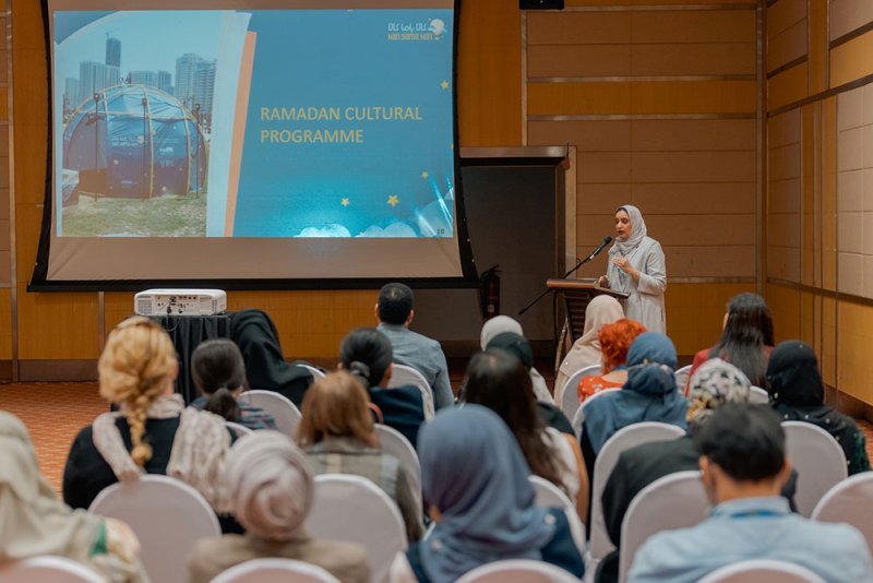 "الإماراتي لكتب اليافعين" يعرض أثر القصة على الأطفال